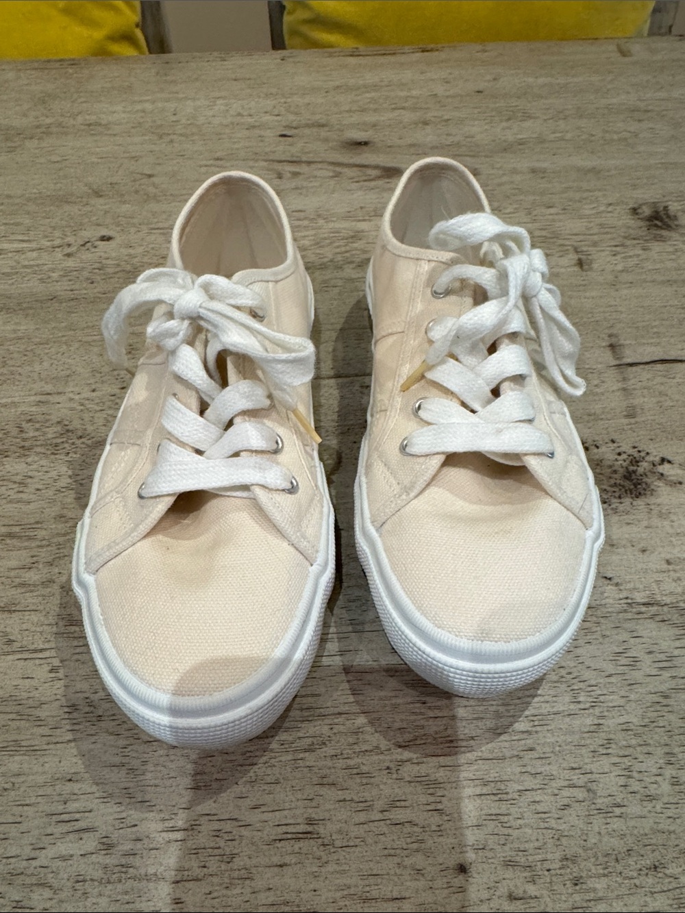 Lands end tennis shoes